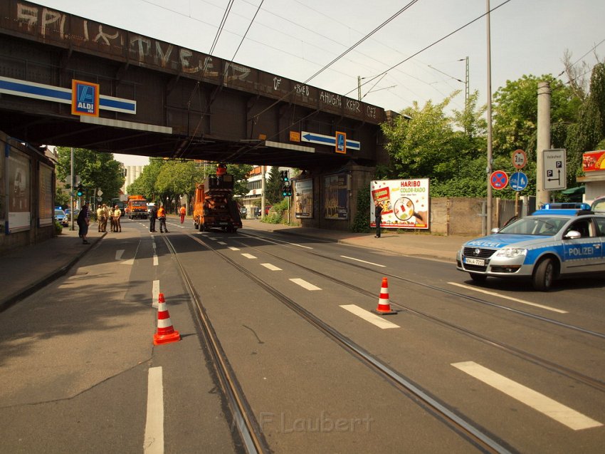 LKW riss Oberleitung ab Koeln Deutz Am Schnellert Siegburgerstr P152.JPG